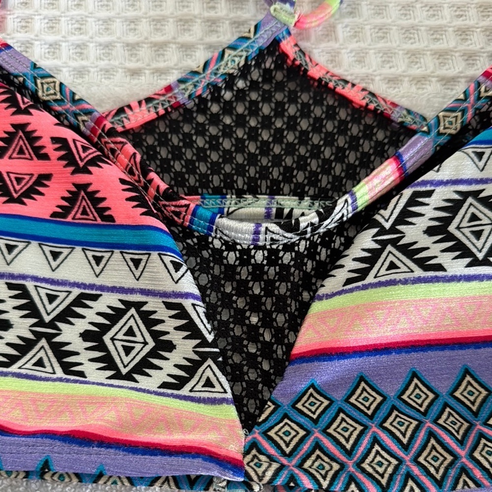 OP Multicolor Geometric Strappy Top - Picture 2 of 7